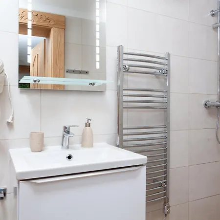 Drevenica U Pavla 3*