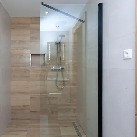 Drevenica U Pavla Bed & Breakfast Zdiar